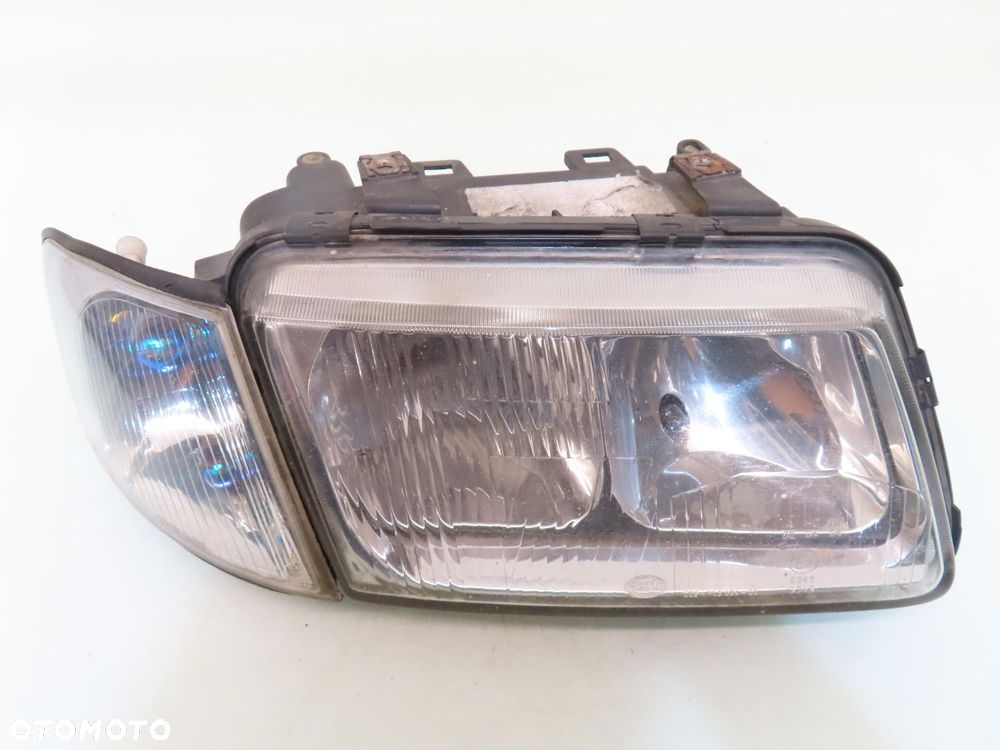 LAMPA PRAWA PRZEDNIA AUDI A3 8L - 6