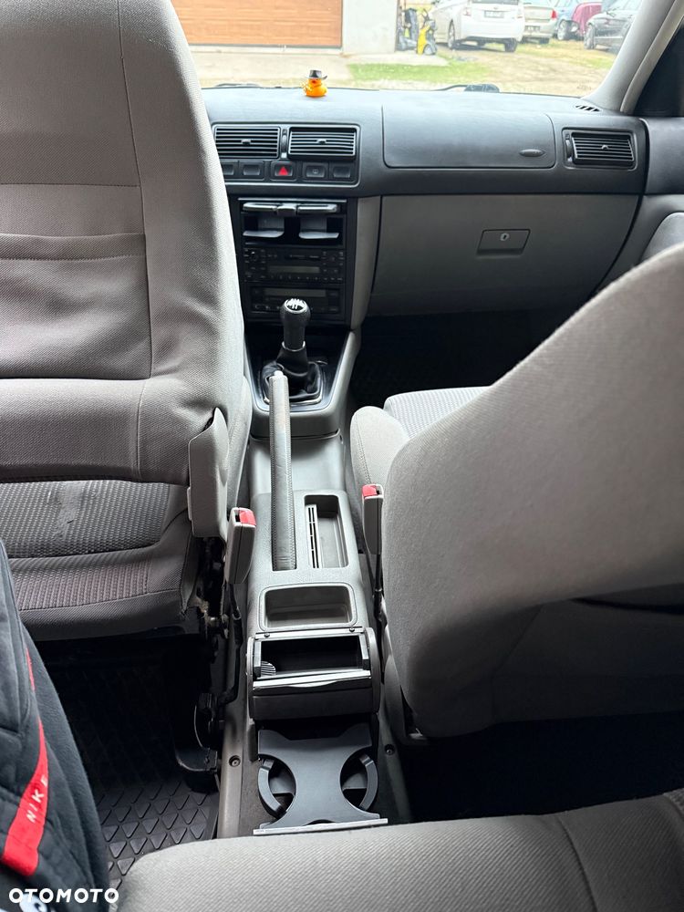 Volkswagen Golf - 25