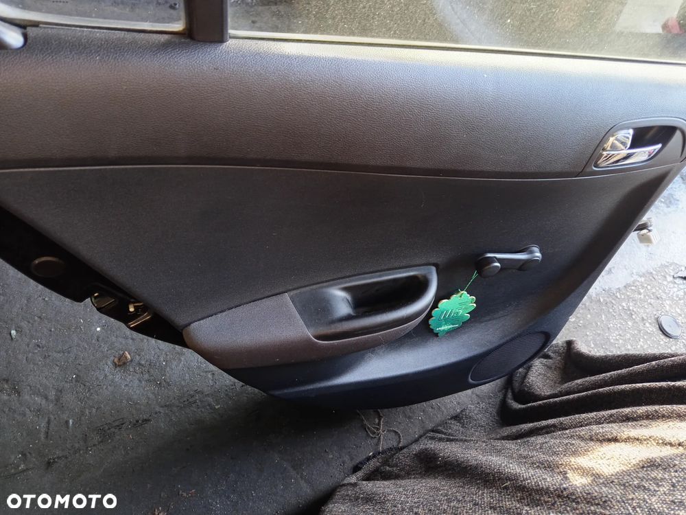 HYUNDAI I20 08-14 OSPRZĘT DRZWI LEWE TYLNE SZYBA PODNOŚNIK ZAMEK BOCZEK KLAMKA - 2