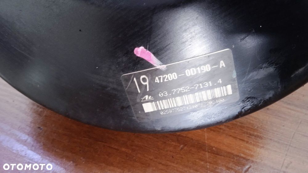 Serwo hamulcowe Toyota Yaris II 1.3 VVTi 47200-0D190-A - 3