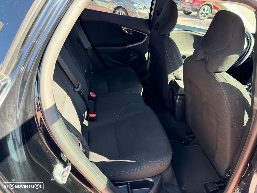 Volvo V40 2.0 D2 Momentum - 18