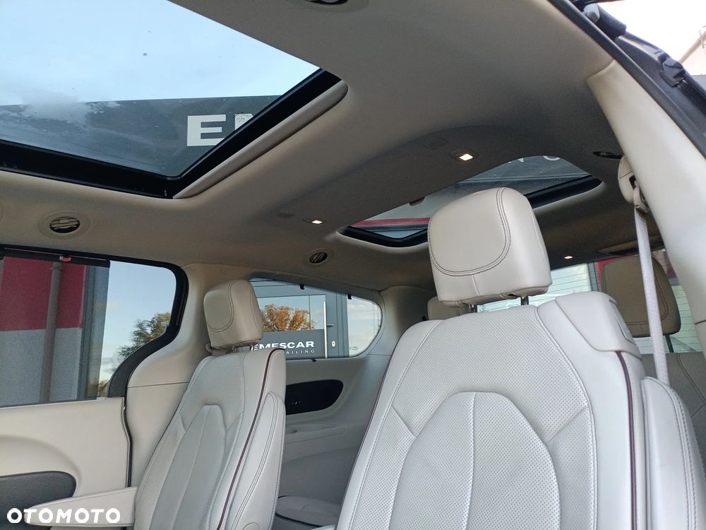 Chrysler Pacifica - 19