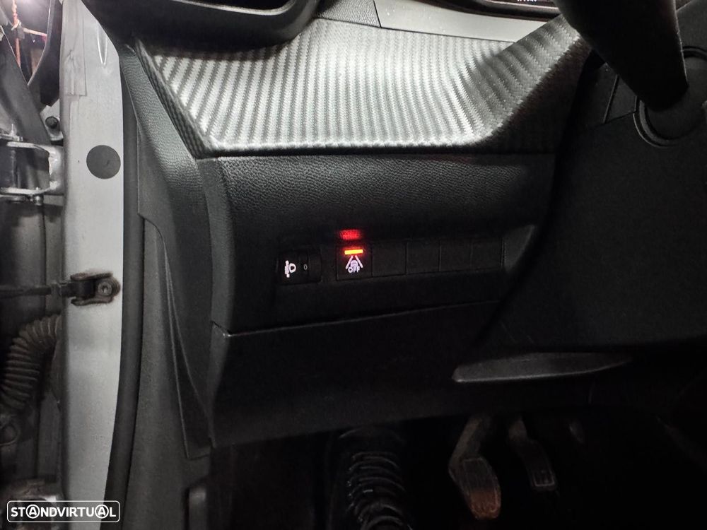 Peugeot 208 1.2 PureTech Active - 25