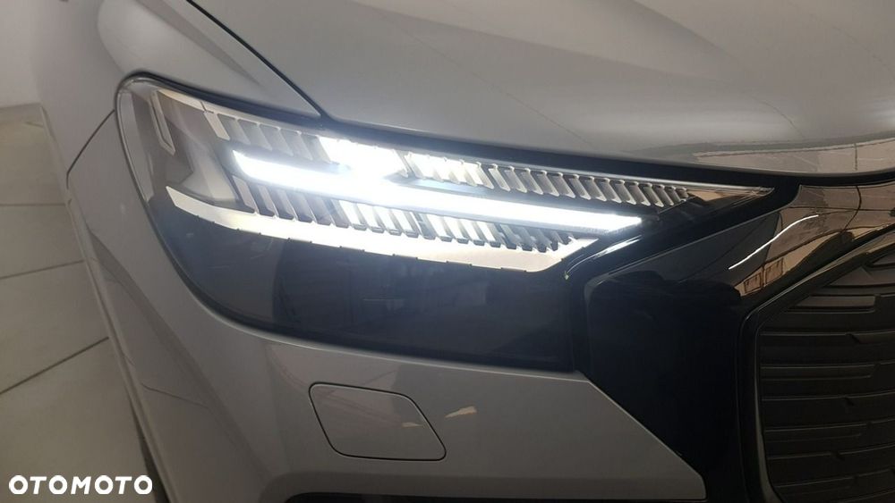 Audi Q4 e-tron - 11