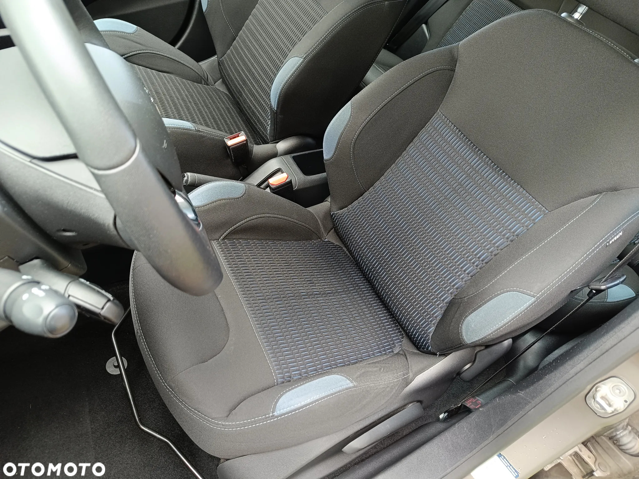 Peugeot 208 1.6 e-HDi Allure STT - 7