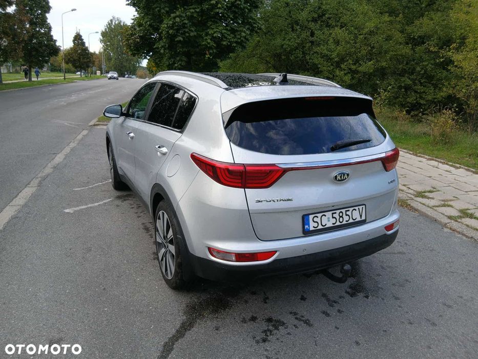 Kia Sportage 2,0 CRDI AWD Dream-Team Edition - 4