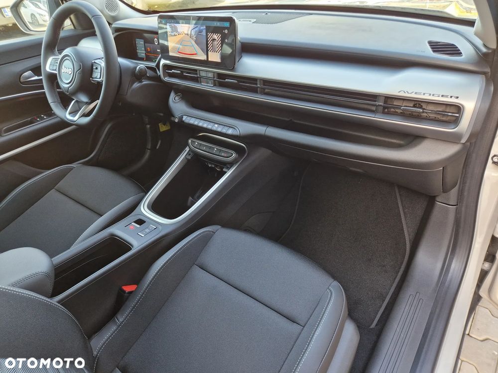 Jeep Avenger 54kWh Summit - 28