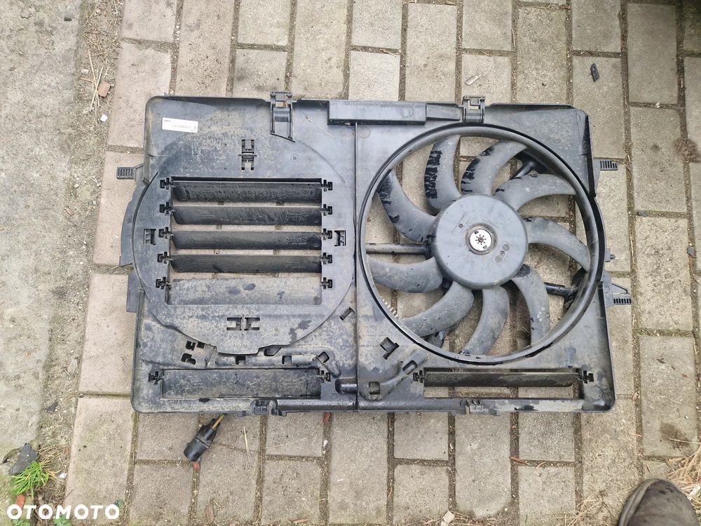 Audi A4 B8 1,8TFSI Wentylator obudowa komplet 8K0121003C - 2