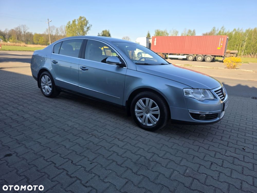 Volkswagen Passat 2.0 TDI DPF Highline - 26
