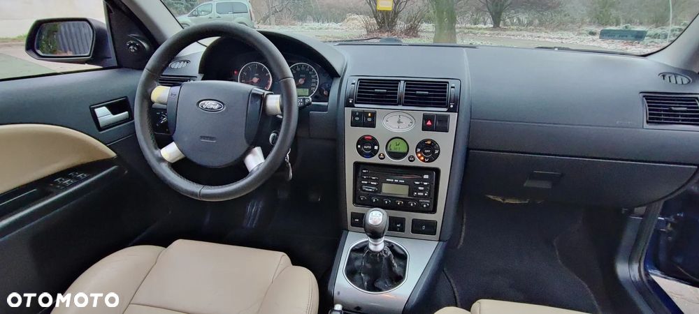 Ford Mondeo 2.5 V6 Sport - 13