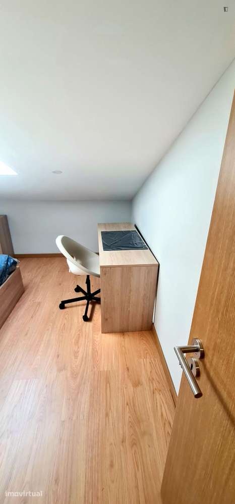 Quarto - localizado em São Martinho de Bispo Coimbra - Grande imagem: 4/28
