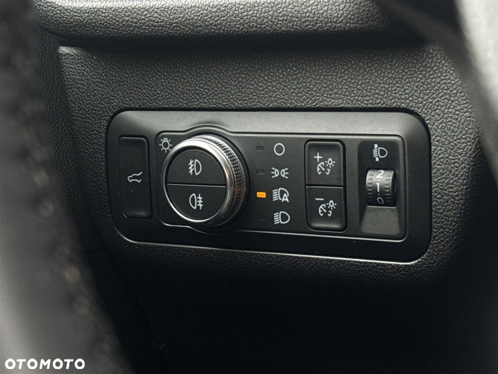 Ford Kuga - 10
