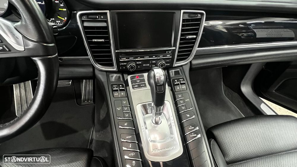 Porsche Panamera 4S - 6