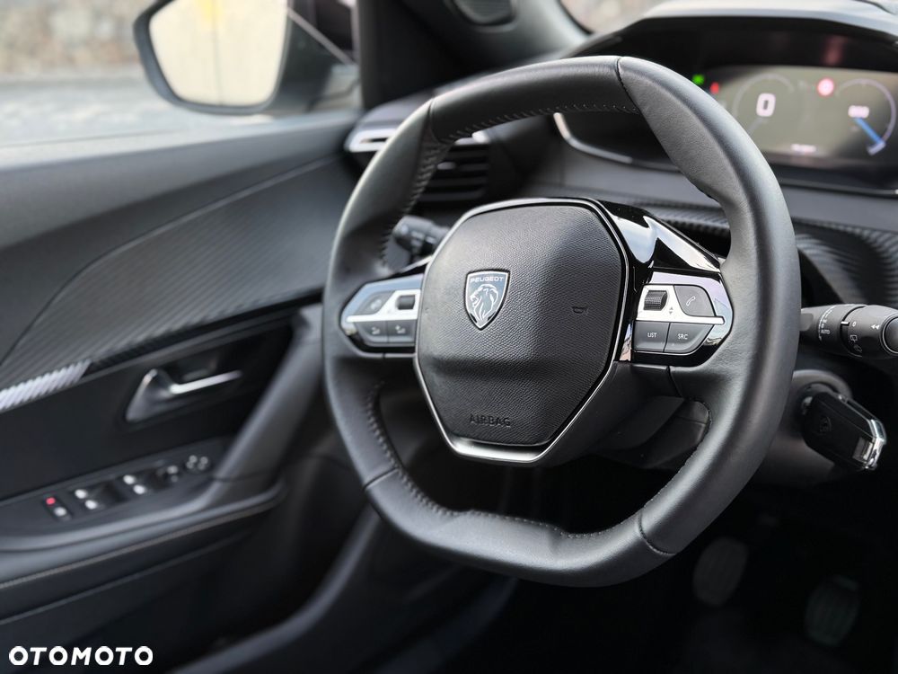 Peugeot 2008 PureTech 100 Allure S&S BVM6 - 17