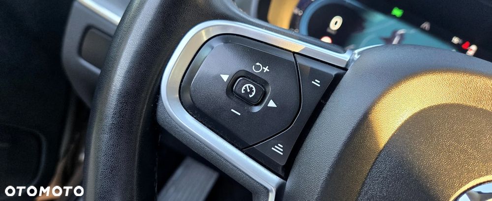 Volvo XC 60 B4 D Geartronic Momentum Pro - 25