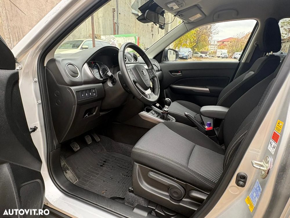 Suzuki Vitara 1.4 Boosterjet MHEV Passion - 16