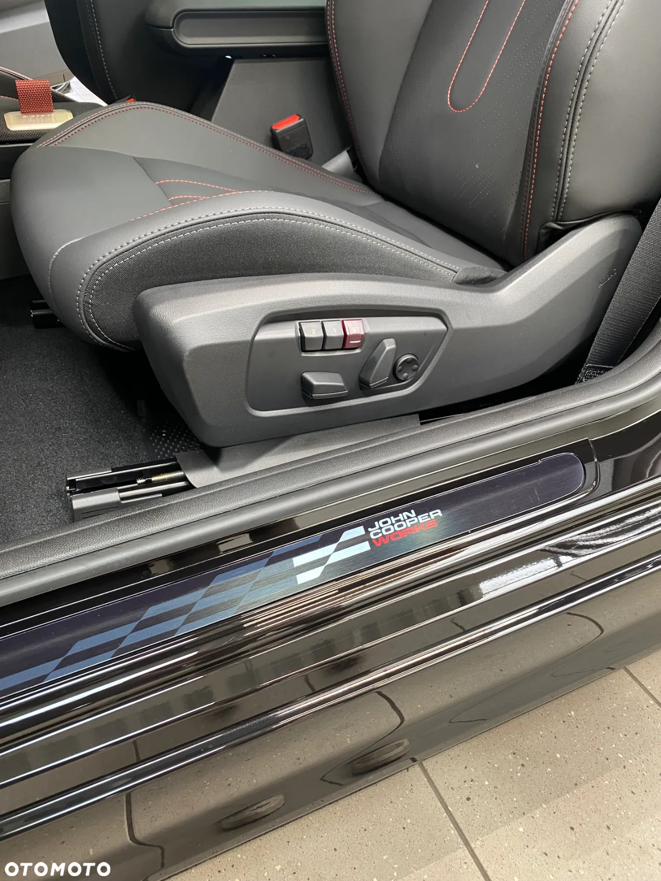 MINI John Cooper Works - 24