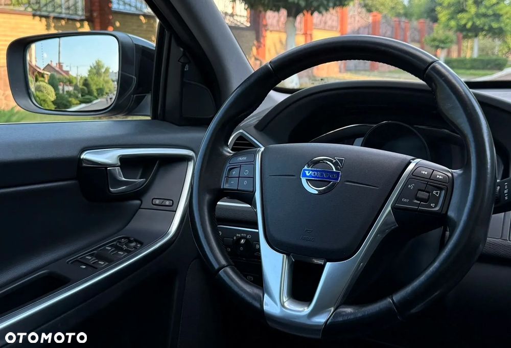 Volvo XC 60 T5 AWD Drive-E Momentum - 9