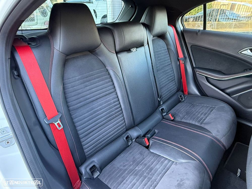 Mercedes-Benz A 45 AMG 4-Matic - 20