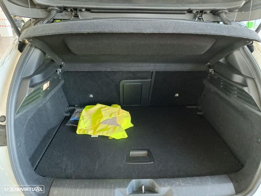 Opel Astra 1.2 T Elegance Aut. - 4