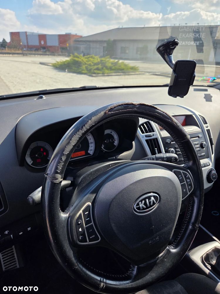 Kia Ceed - 9