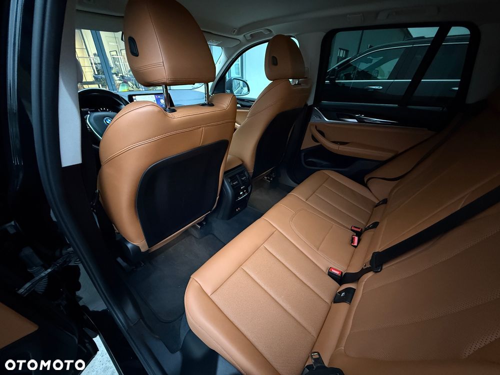 BMW X3 xDrive30e - 38