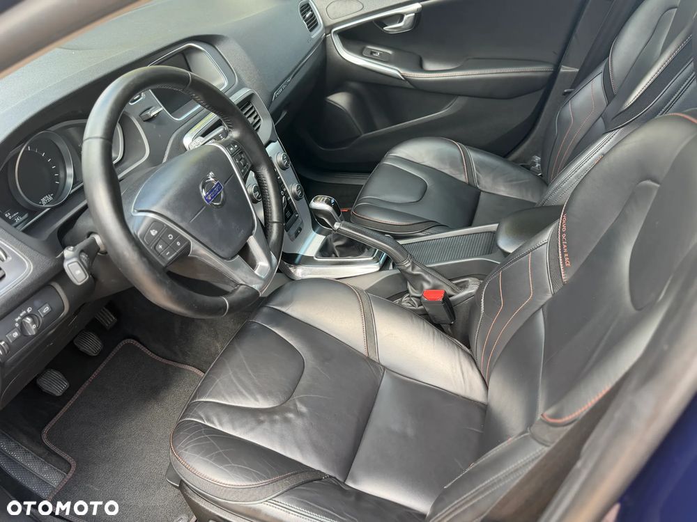 Volvo V40 T3 Drive-E Ocean Race - 11