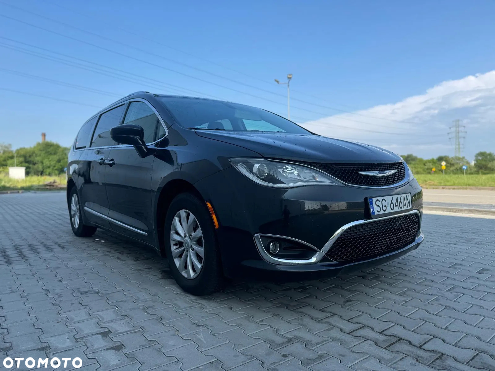 Chrysler Pacifica - 3