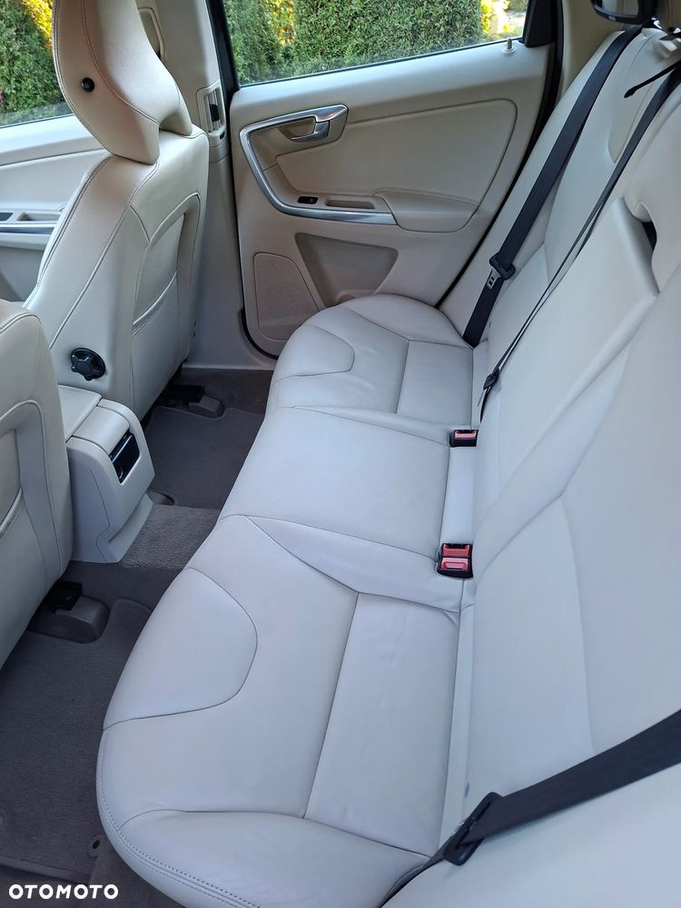 Volvo XC 60 D5 AWD Summum - 7