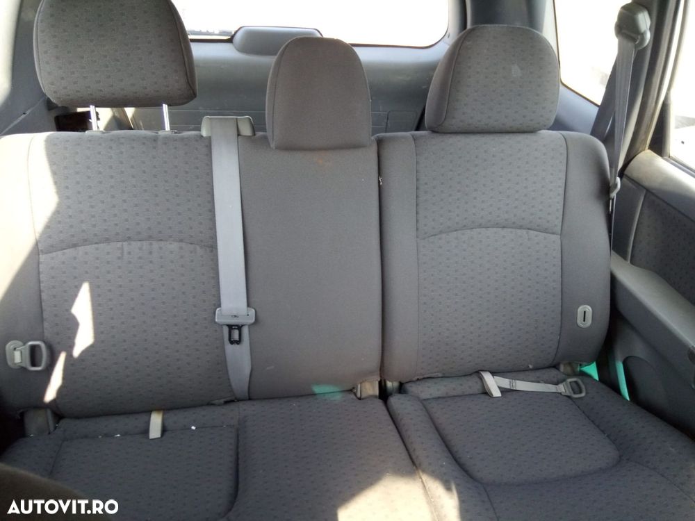 Dezmembrari  Kia CARENS 2 (FJ)  2002  > 2006 2.0 CRDi Motorina - 8