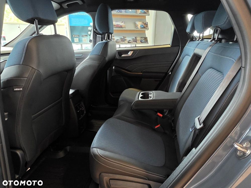 Ford Kuga - 31