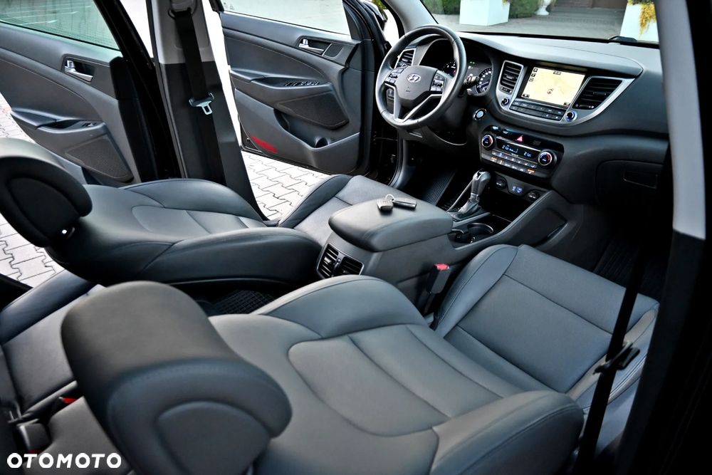 Hyundai Tucson 2.0 CRDI 4WD Automatik Premium - 26