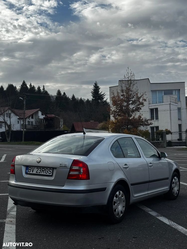 Skoda Octavia 1.6 Ambiente - 4