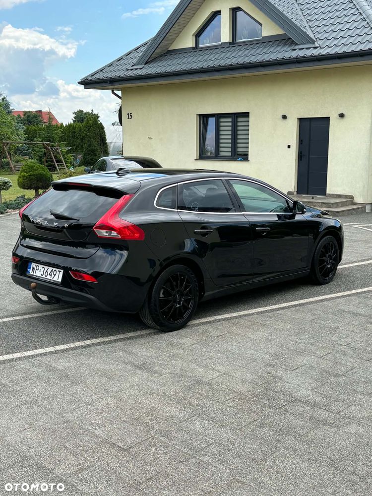 Volvo V40 D2 R Design - 9