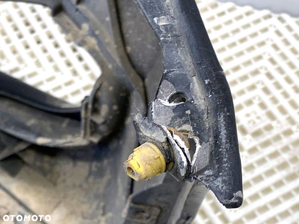 ZDERZAK PRZÓD  BMW 5 (F10) 2009 - 2016 520 d 135 kW [184 KM] olej napędowy 2010 - 2014 - 11