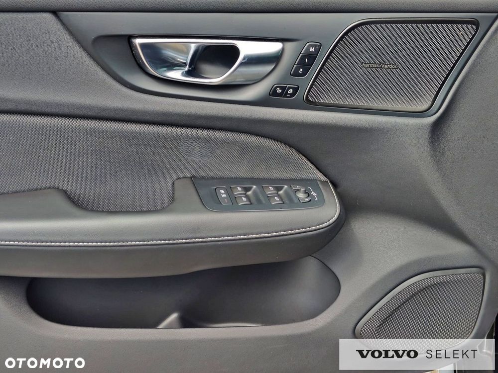 Volvo V60 Cross Country - 12