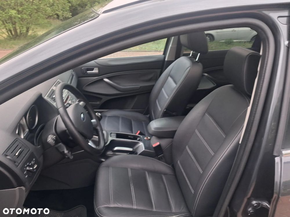Ford Kuga 2.0 TDCi 2x4 Titanium - 13