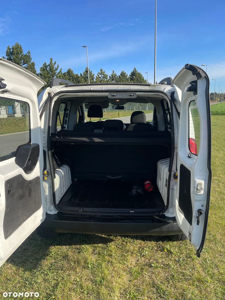 Fiat Fiorino Kombi Adventure - 13