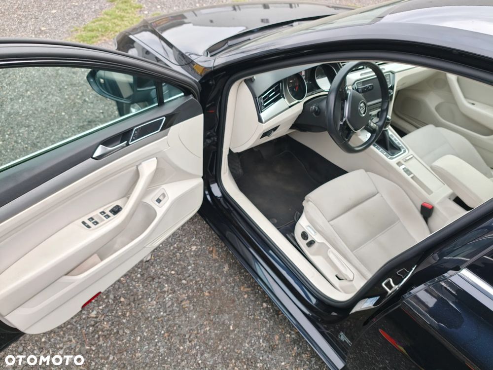Volkswagen Passat 1.8 TSI BMT Comfortline - 15