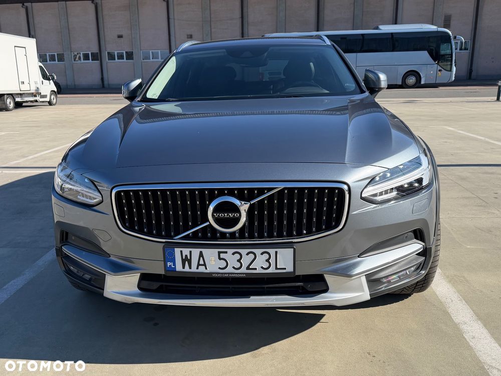 Volvo V90 Cross Country D5 AWD Geartronic Momentum Pro - 2