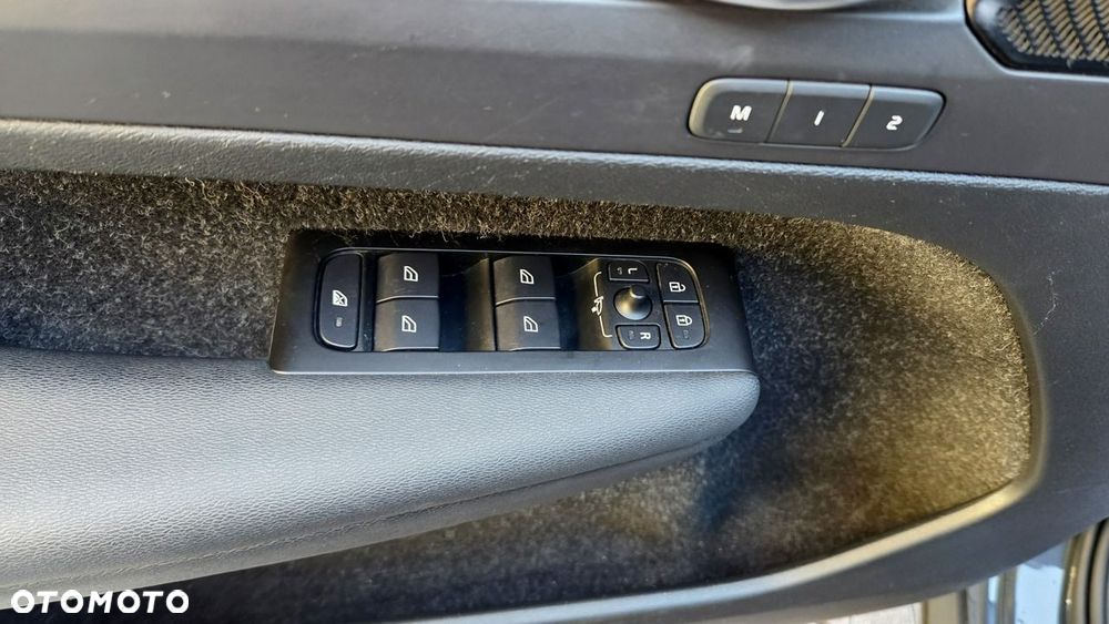 Volvo XC 40 T3 Geartronic Momentum Pro - 30