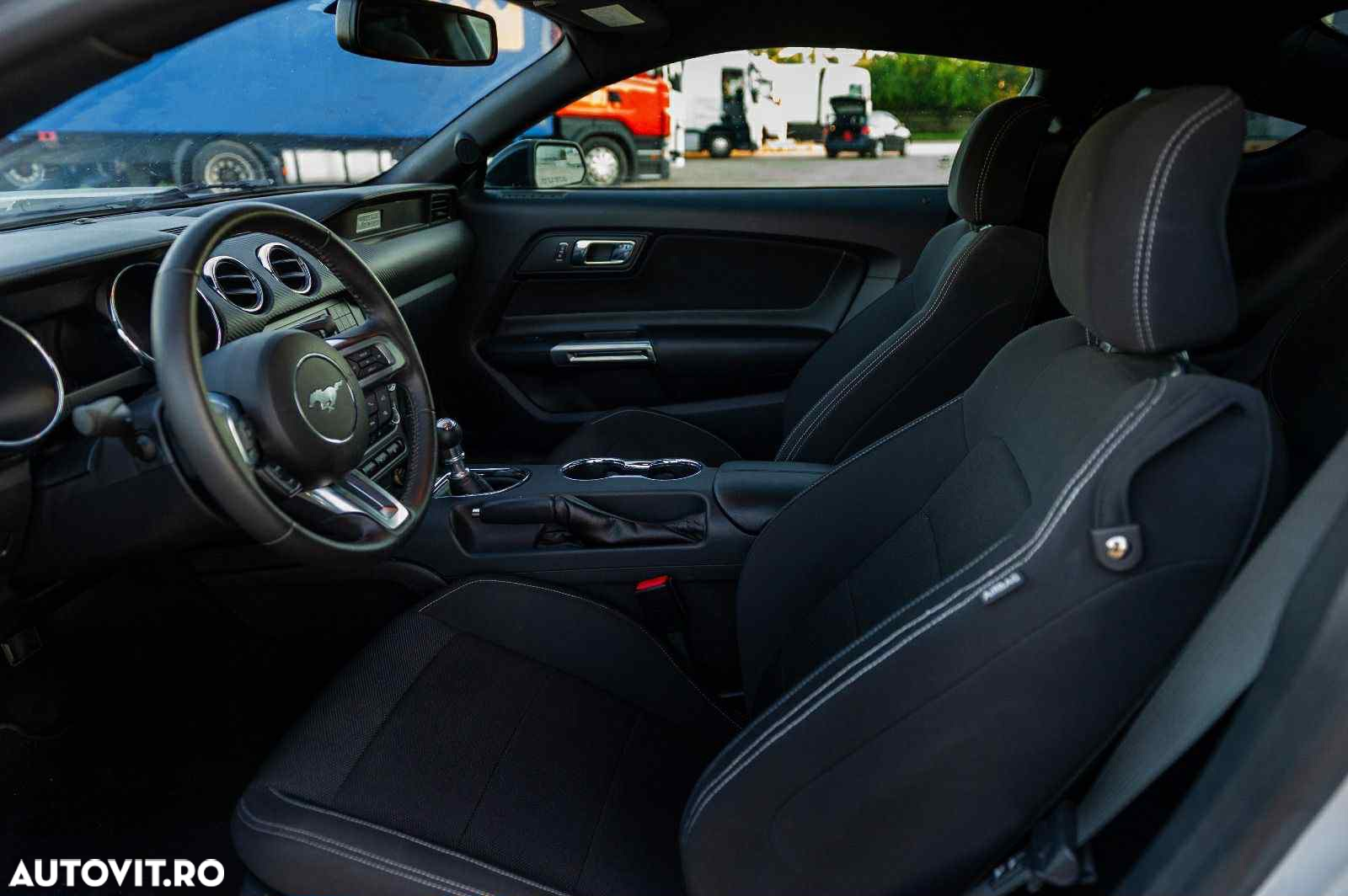 Ford Mustang - 6