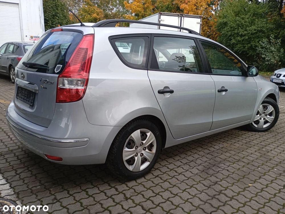 Hyundai i30 i30cw 1.4 blue Comfort - 30