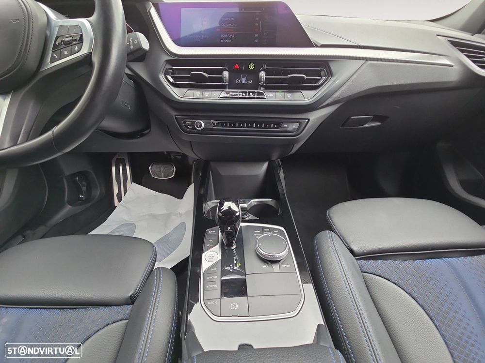 BMW 116 d Pack Desportivo M Auto - 11