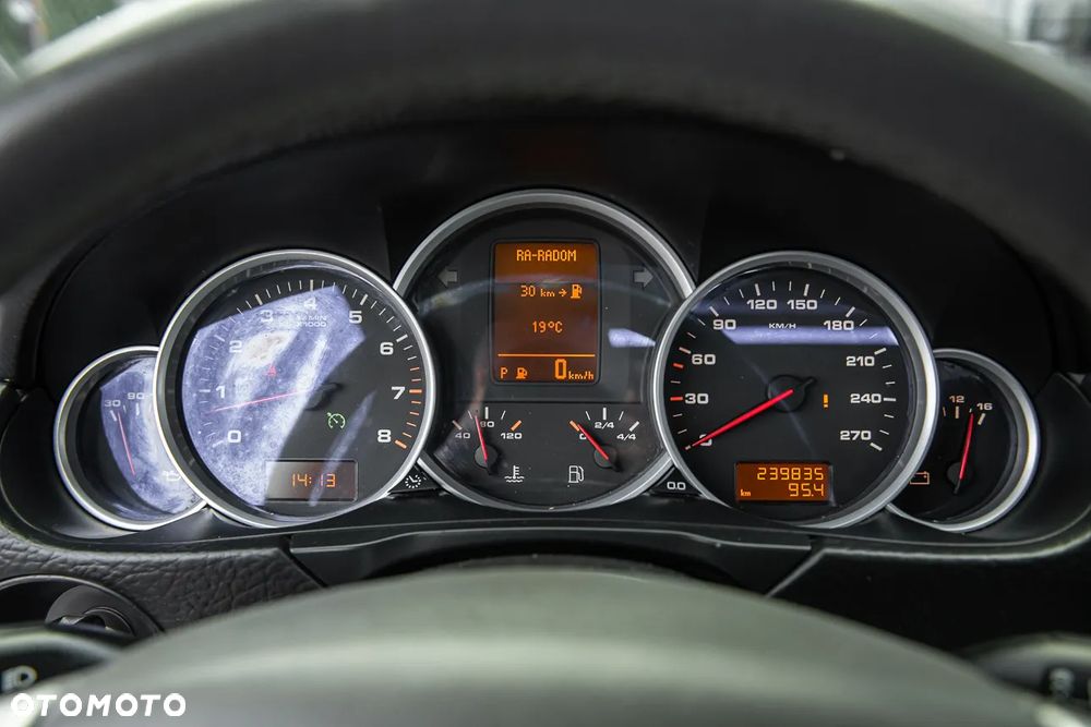 Porsche Cayenne - 19