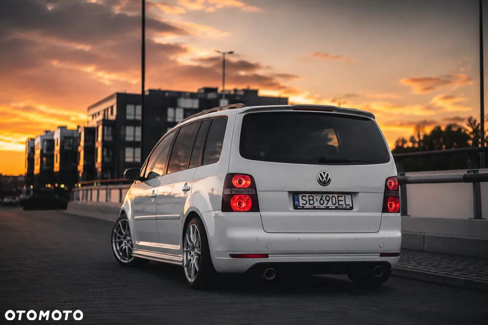 Volkswagen Touran - 2