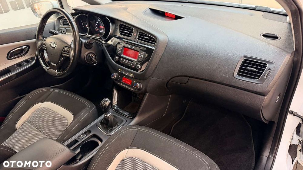 Kia Ceed - 41
