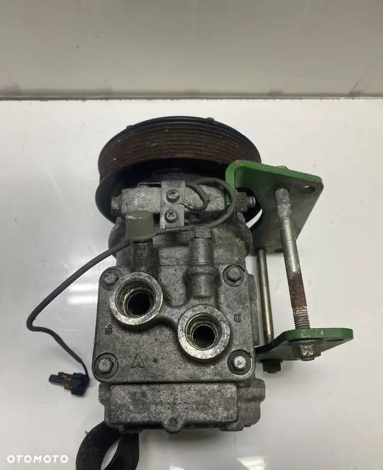 SPRĘŻARKA KLIMATYZACJI JOHN DEERE 7750 AH169875, RE46609, RE69716, SE503065 - 3