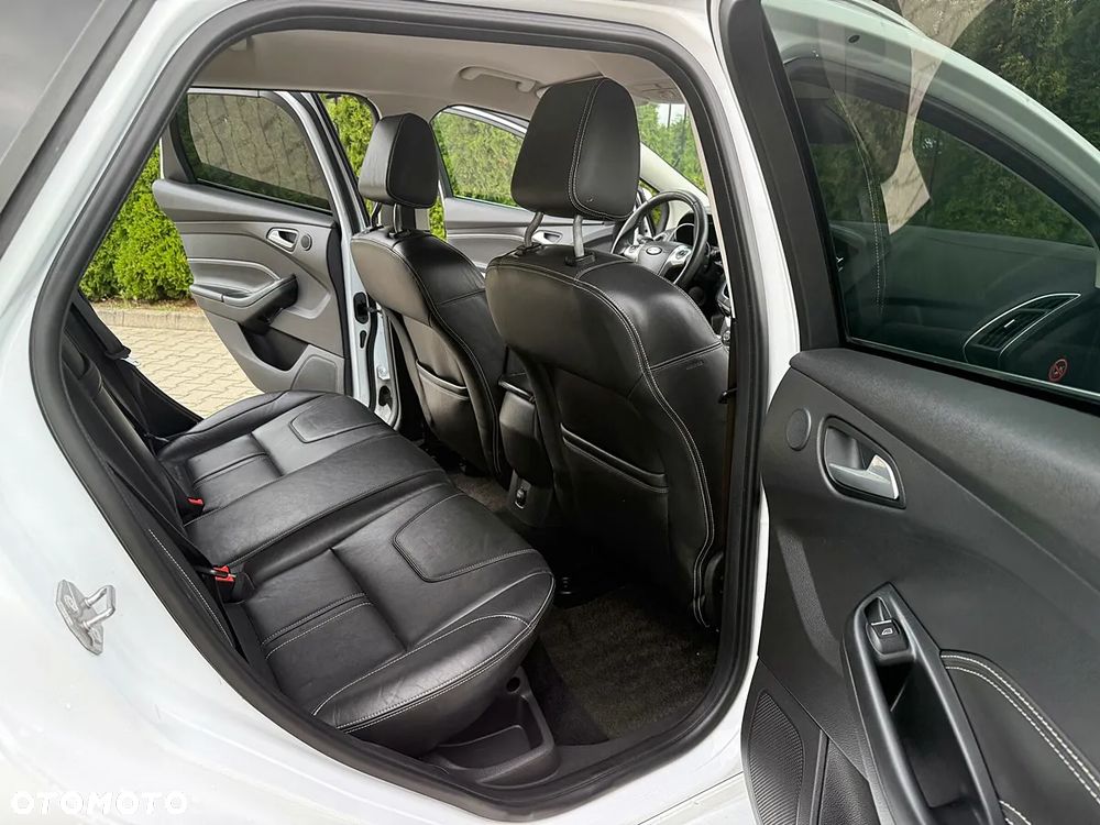 Ford Focus 1.6 EcoBoost Titanium - 19