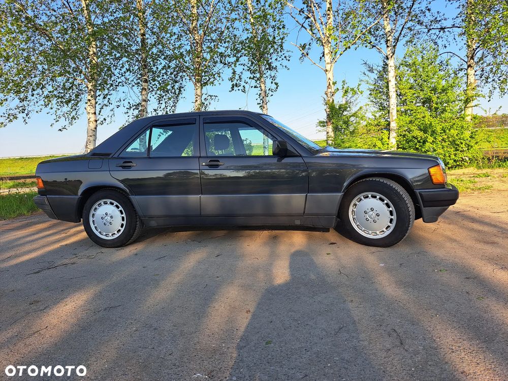 Mercedes-Benz W201 (190) - 5